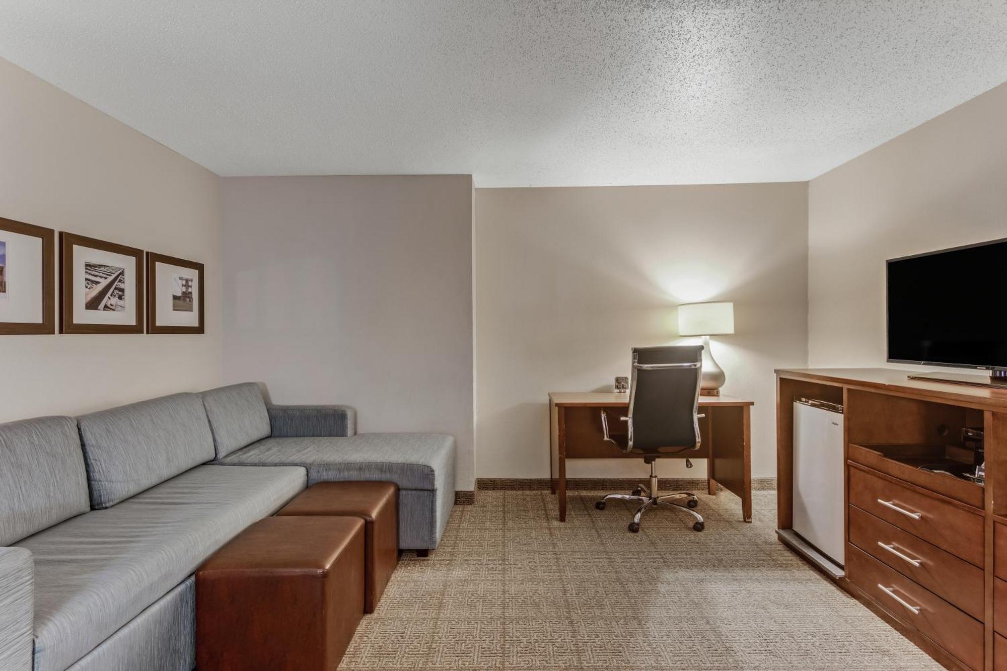 Comfort Suites Huntsville Midcity District At Research Park Extérieur photo